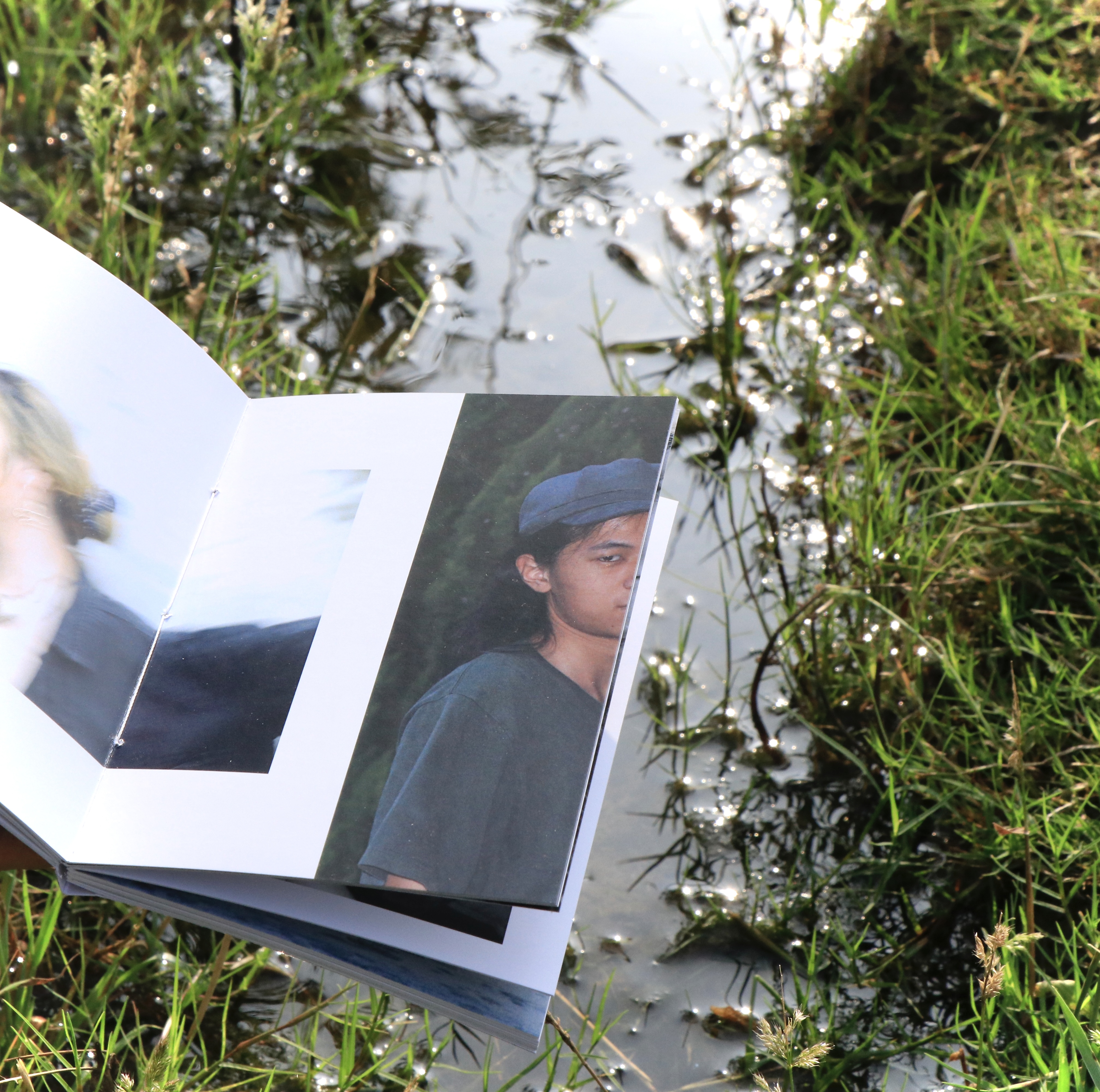 闪闪发光的水流